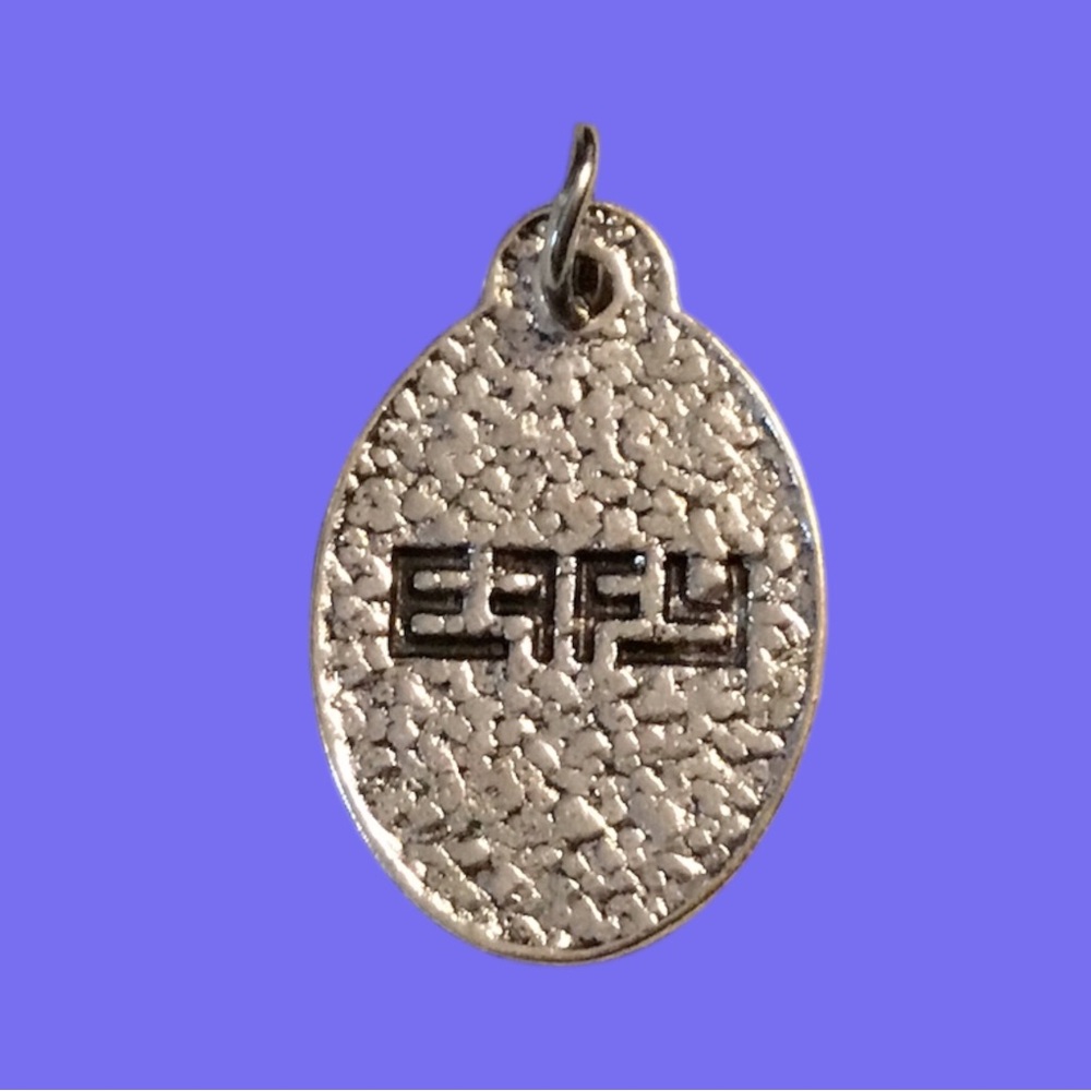 Effy Silver-tone 'Well Hello Gorgeous' Oval Charm with Blue Stones and Red Lips - Picture 2 of 2